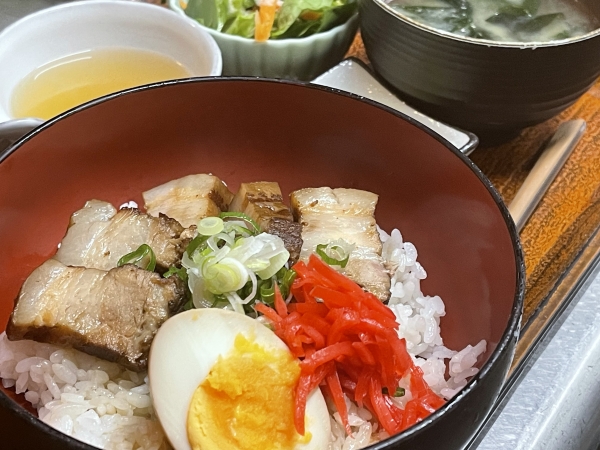 佐助豚のラフテー丼定食