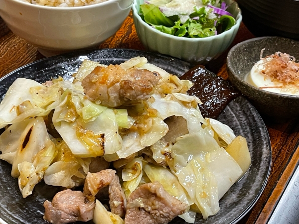 キャベ盛り焼き肉定食