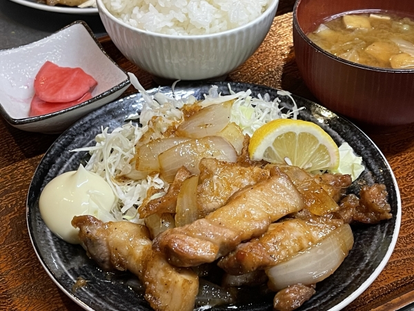 豚バラ肉の生姜焼き定食〜折爪三元豚佐助〜