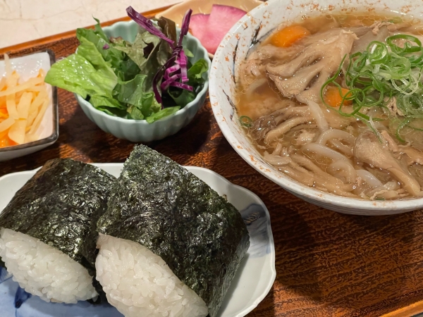 芋の子汁とおむすび定食