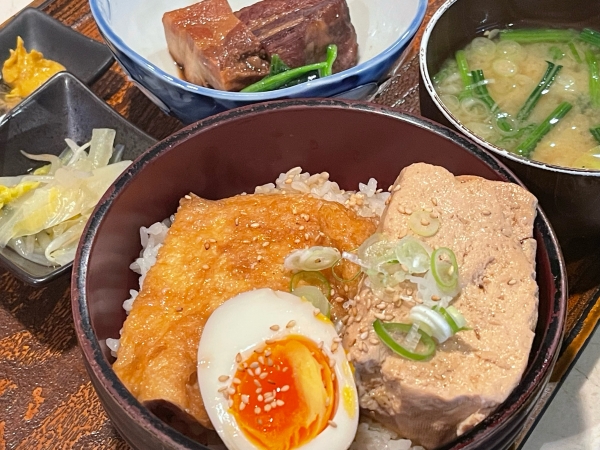 豚の角煮と豆めし定食