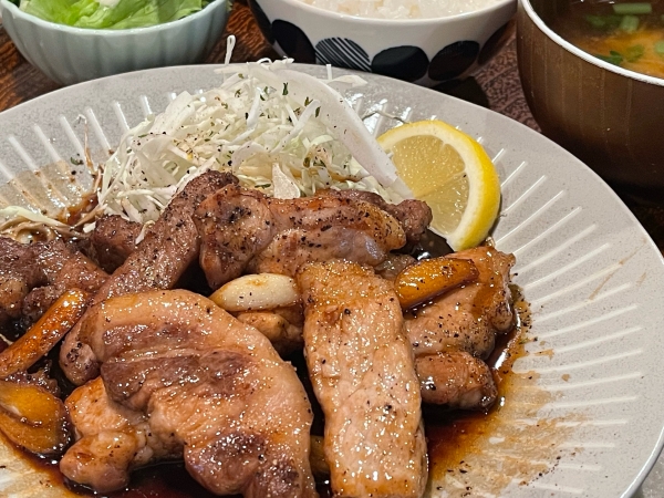 ロースと肩ロースのカット・トンテキ定食