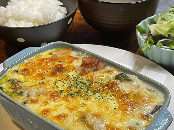 ほうれん草とベーコンのグラタン定食