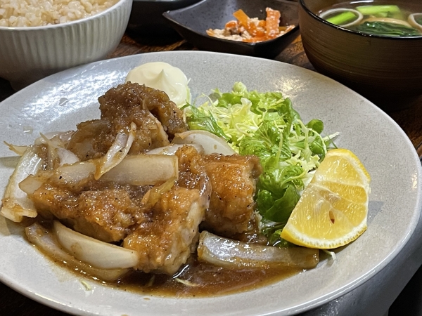 若鶏の生姜焼き定食